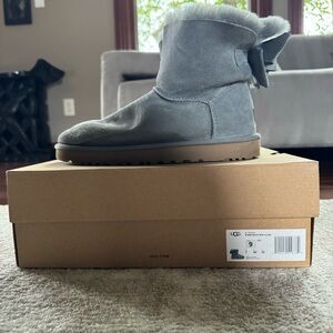 Authentic Ugg Bailey Bow II Glam Boot Grey Women’s 9